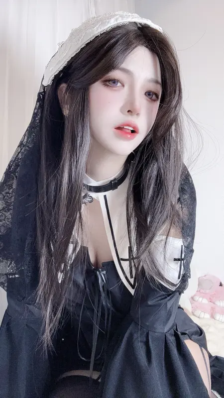修女自拍 - 疯猫ss